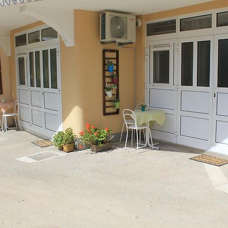 Rooms & Studio Bellina Skradin Bagian luar foto