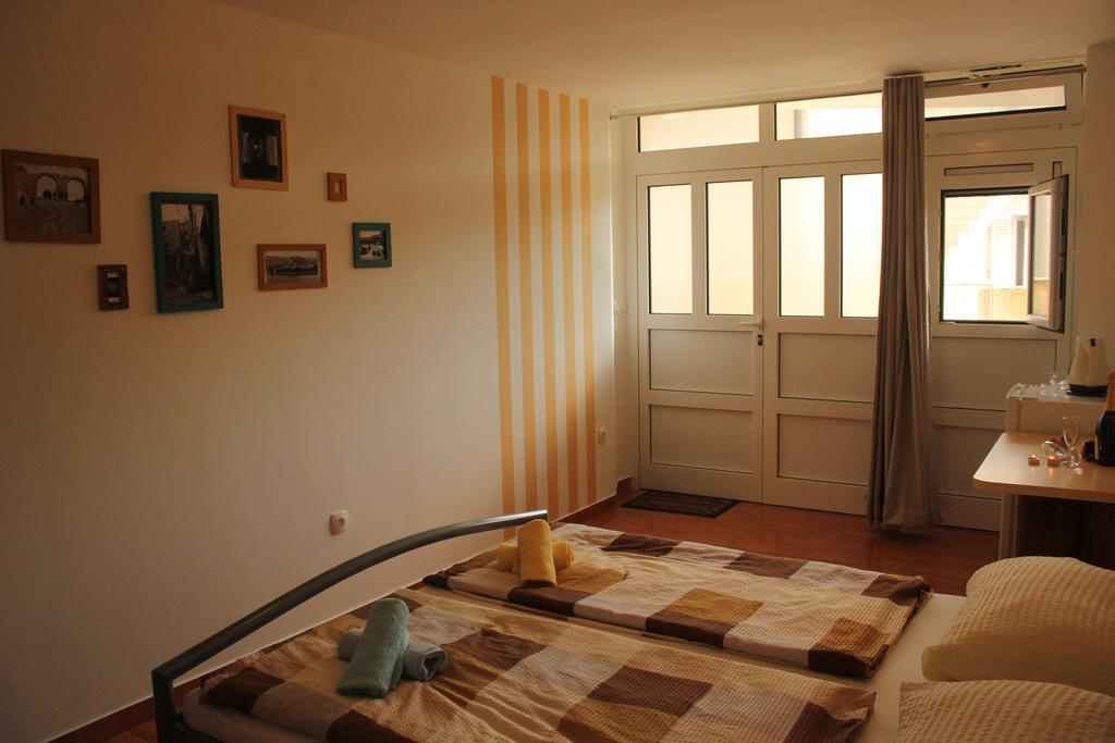 Rooms & Studio Bellina Skradin Bagian luar foto