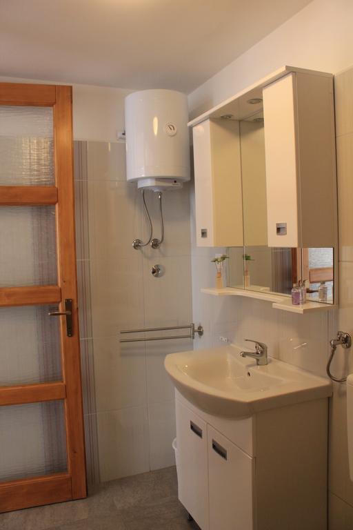 Rooms & Studio Bellina Skradin Bagian luar foto